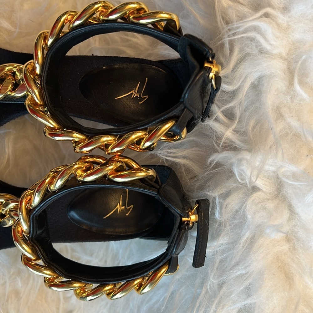 Giuseppe Zanotti Women’s Black Leather Chain Detail T Strap Sandals Size 35 EU - Picture 14 of 16